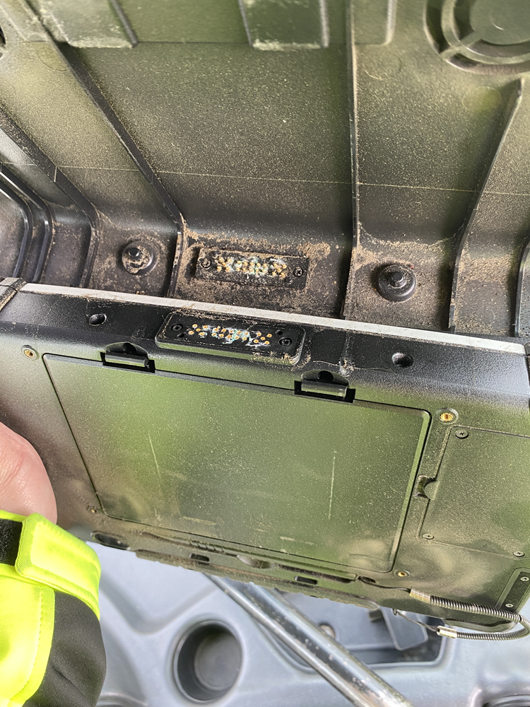 Cleaning docking connector on YardHog